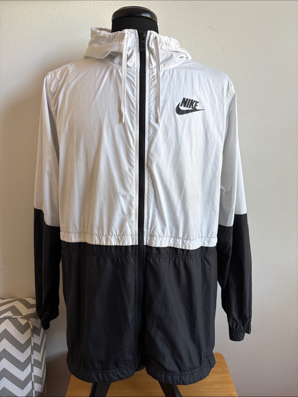 Nike Two-Tone White and Black Hooded Windbreaker Jacket Size 3X